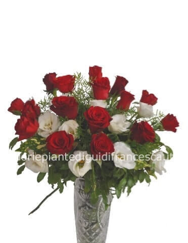 Bouquet di 6 rose rosse e 4 lisianthus.il verde e confezionato